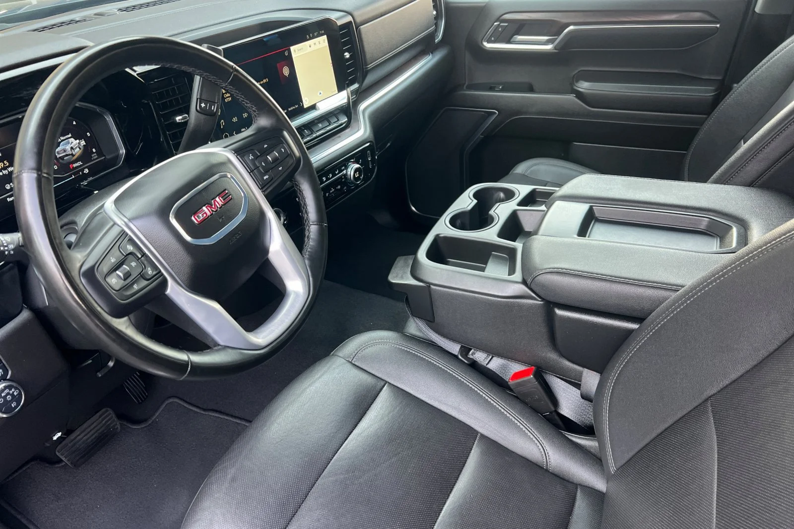 Used 2024 Downpour Metallic GMC SLT image 9