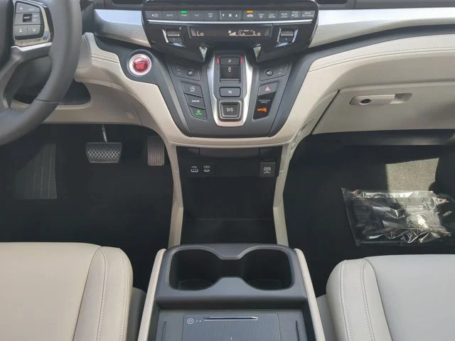 New 2027 Platinum White Pearl Honda EX-L image 17