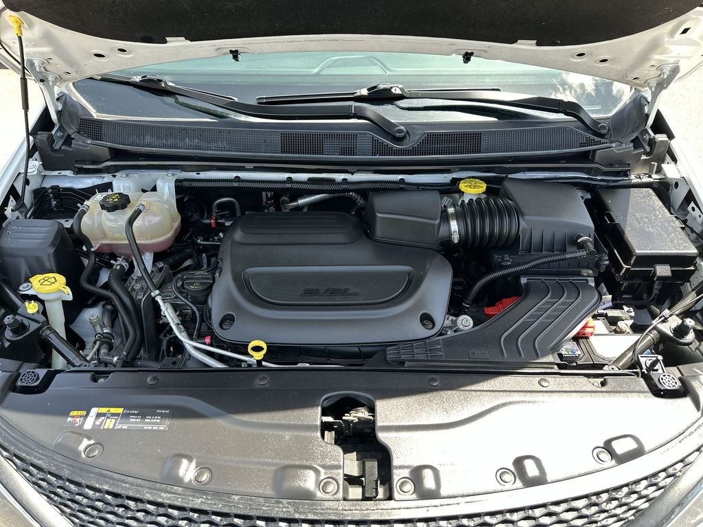 Used 2023 White Chrysler LX image 34