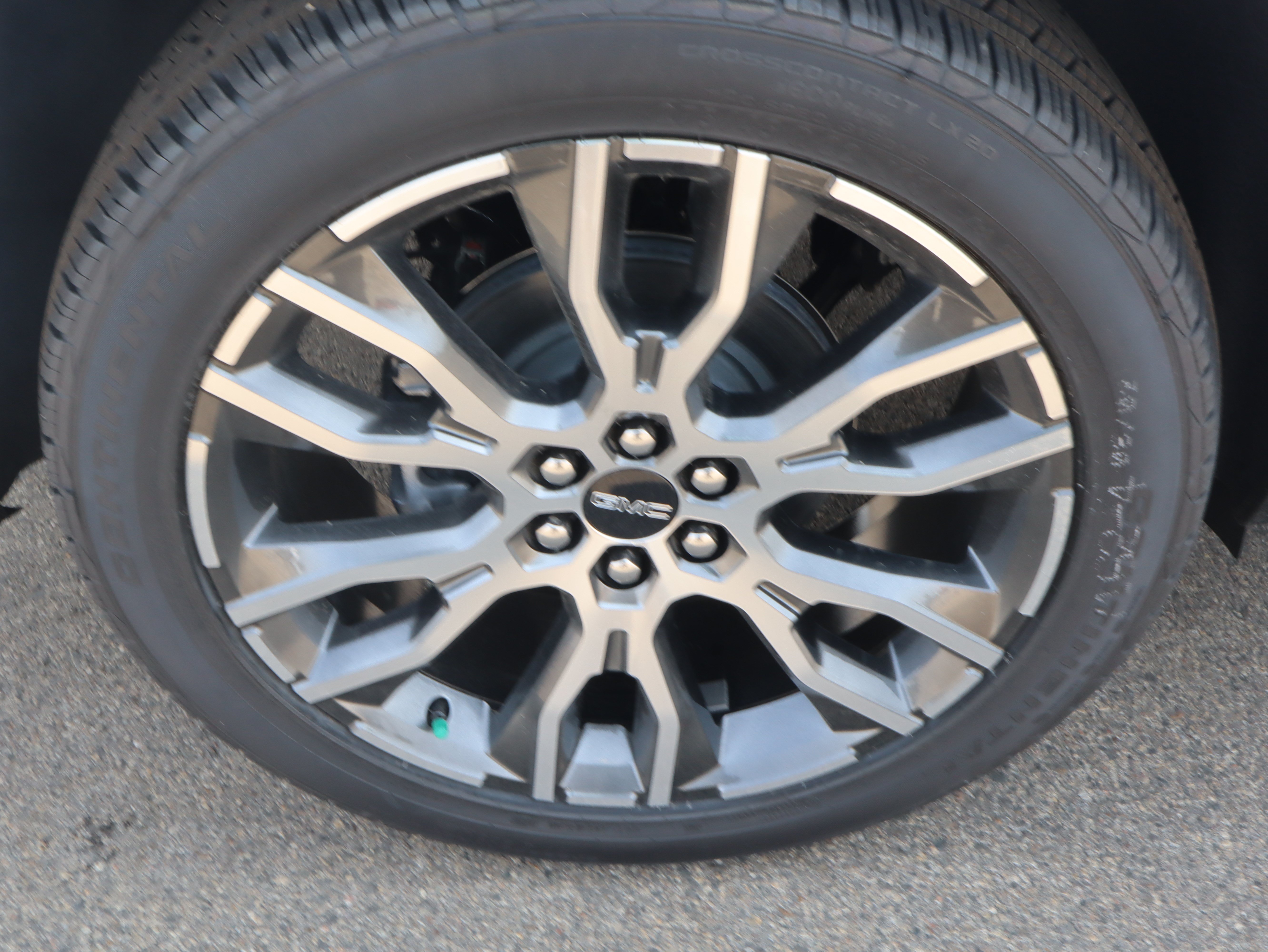 2026 GMC Acadia Denali Ultimate - Photo 17