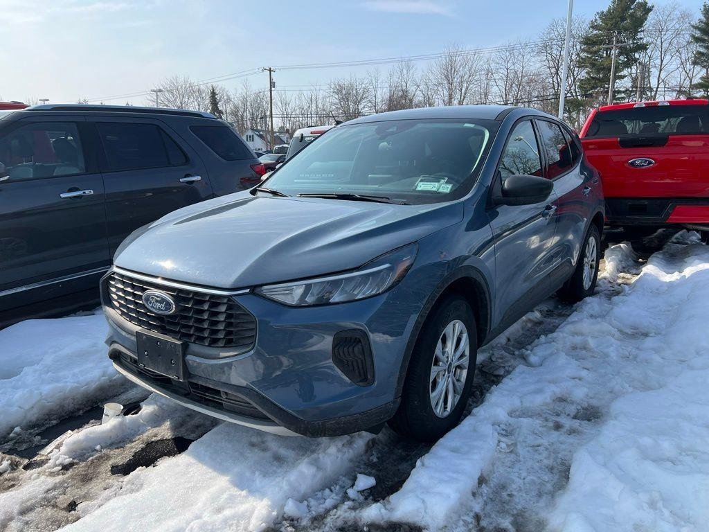 Used 2025 Vapor Blue Ford Active image 4