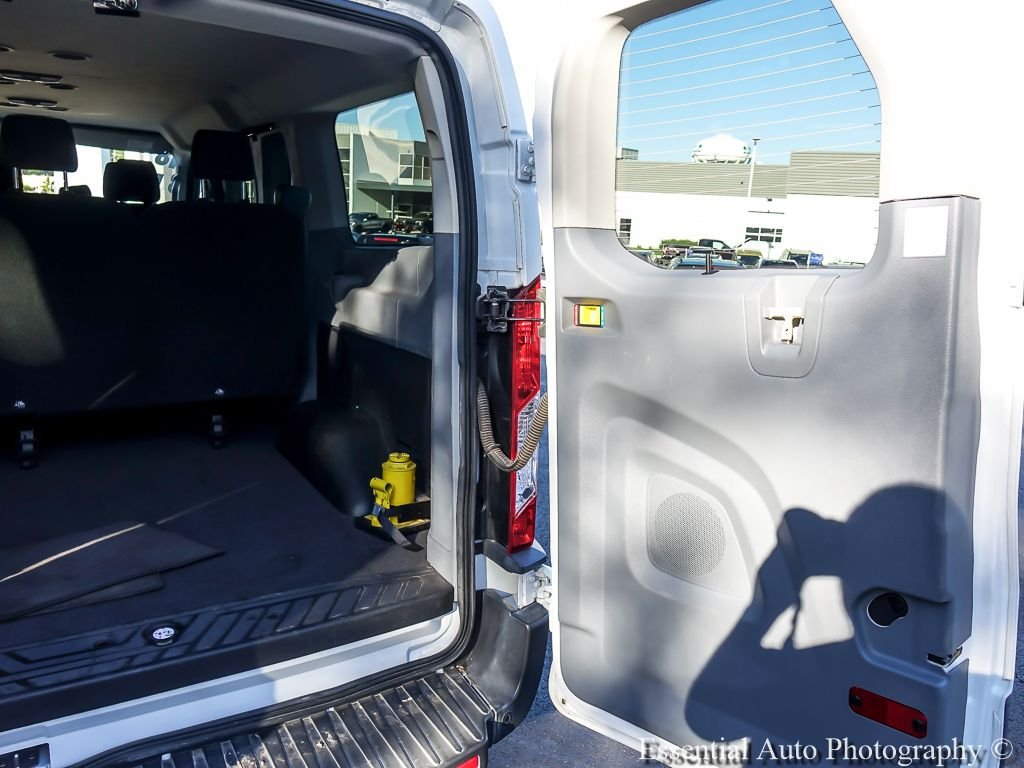 Used 2018 Oxford White Ford XL Low Roof 8 Passenger image 19