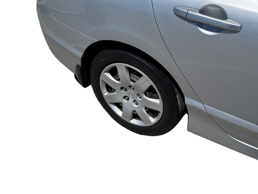Used 2007 Alabaster Silver Metallic Honda LX image 25