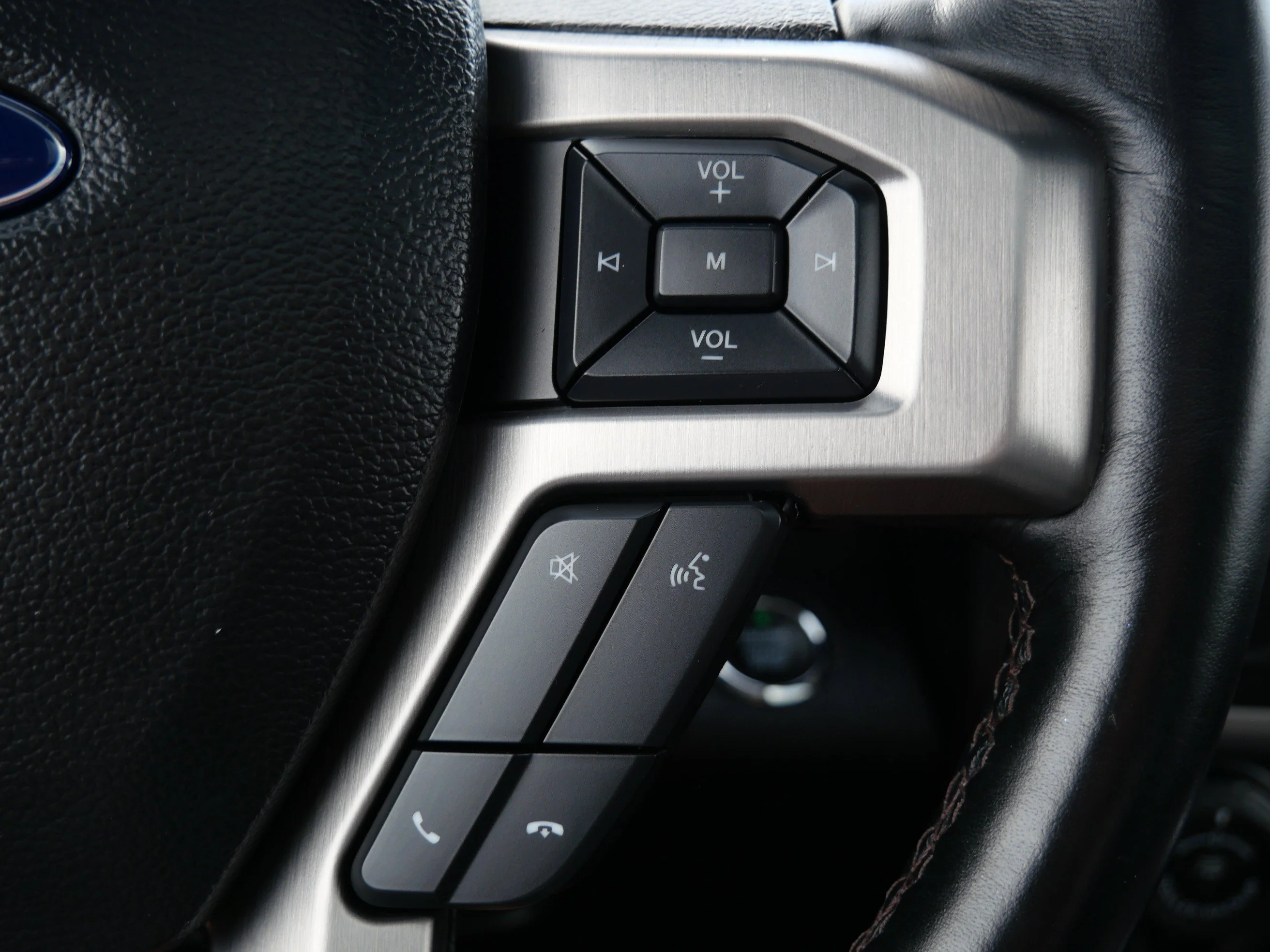Certified Used 2018 Black Velvet Ford Platinum image 25
