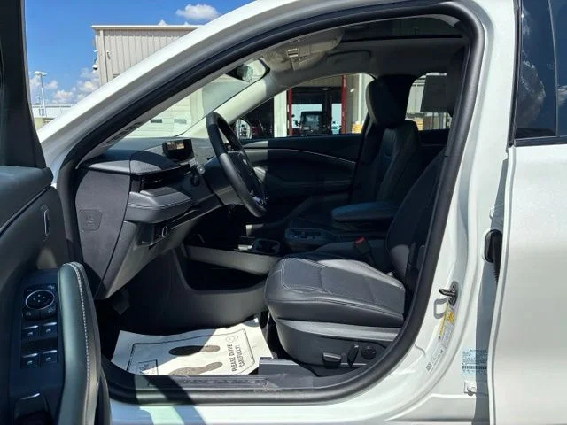 New 2026 Star White Metallic Tri-Coat Ford Premium image 6