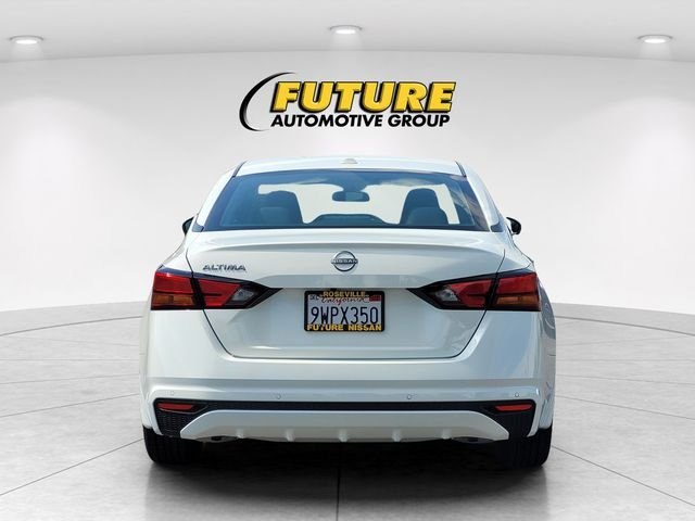 Used 2025 White Nissan 2.5 S image 8