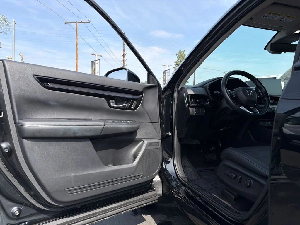 Used 2025 Black Honda EX-L image 10