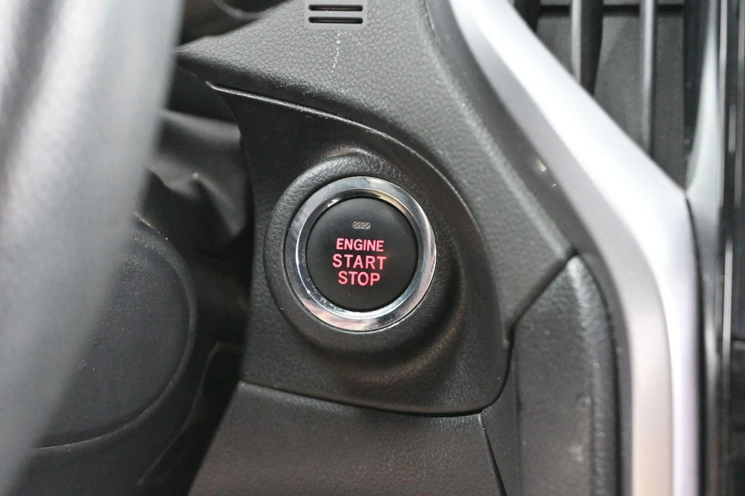 Used 2021 Magnetite Gray Metallic Subaru Limited image 29