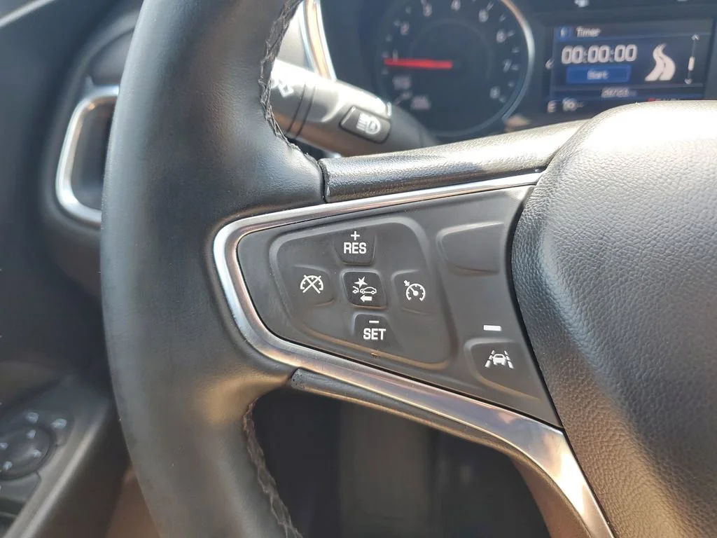 Used 2024 Summit White Chevrolet LT image 19