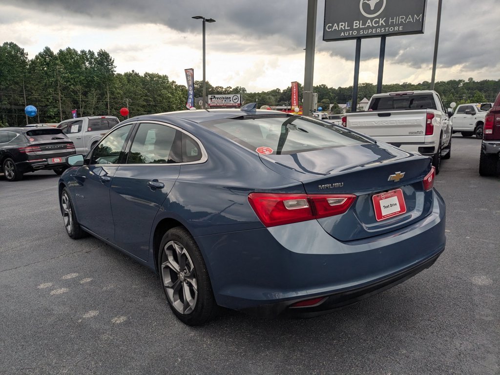 Used 2024 Lakeshore Blue Metallic Chevrolet LT image 7