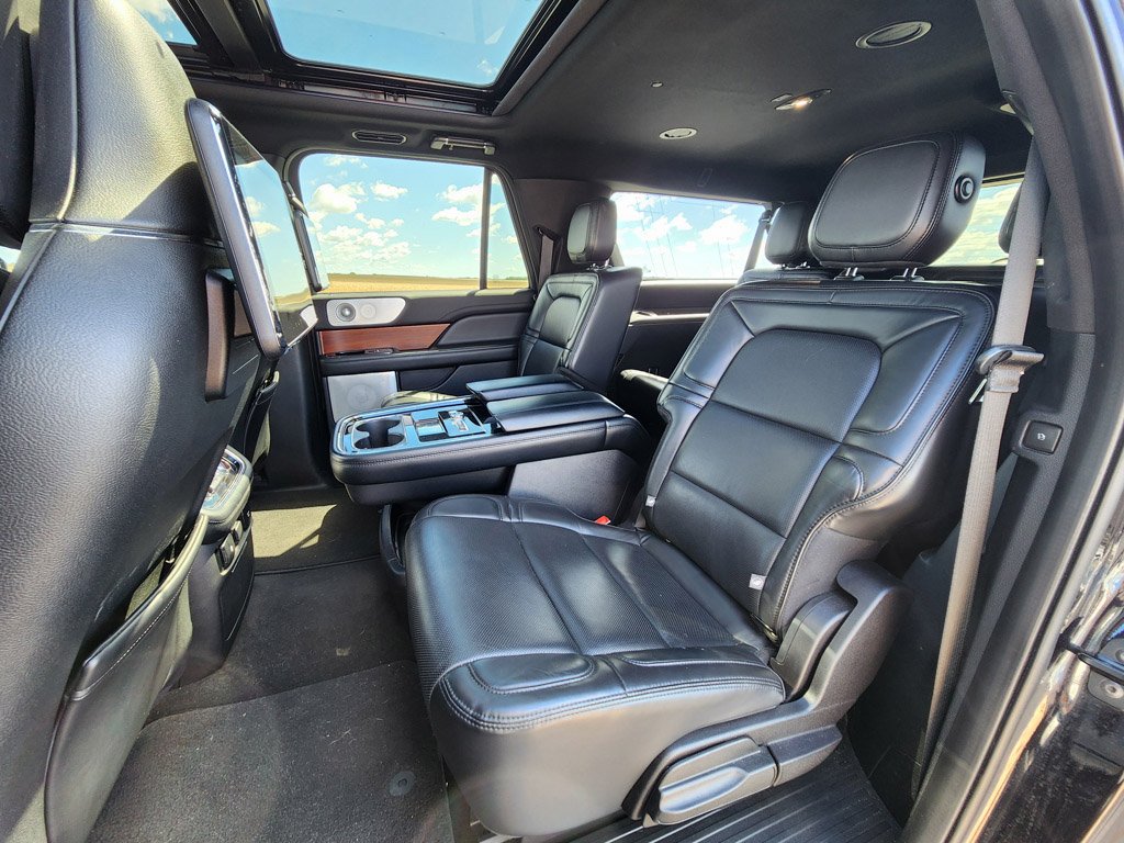 Used 2020 Infinite Black Lincoln Reserve image 9