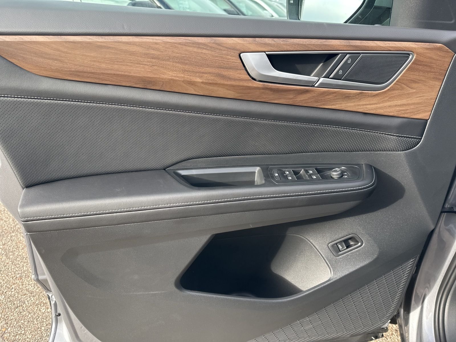 2026 Volkswagen Atlas SE w/Tech - Photo 9