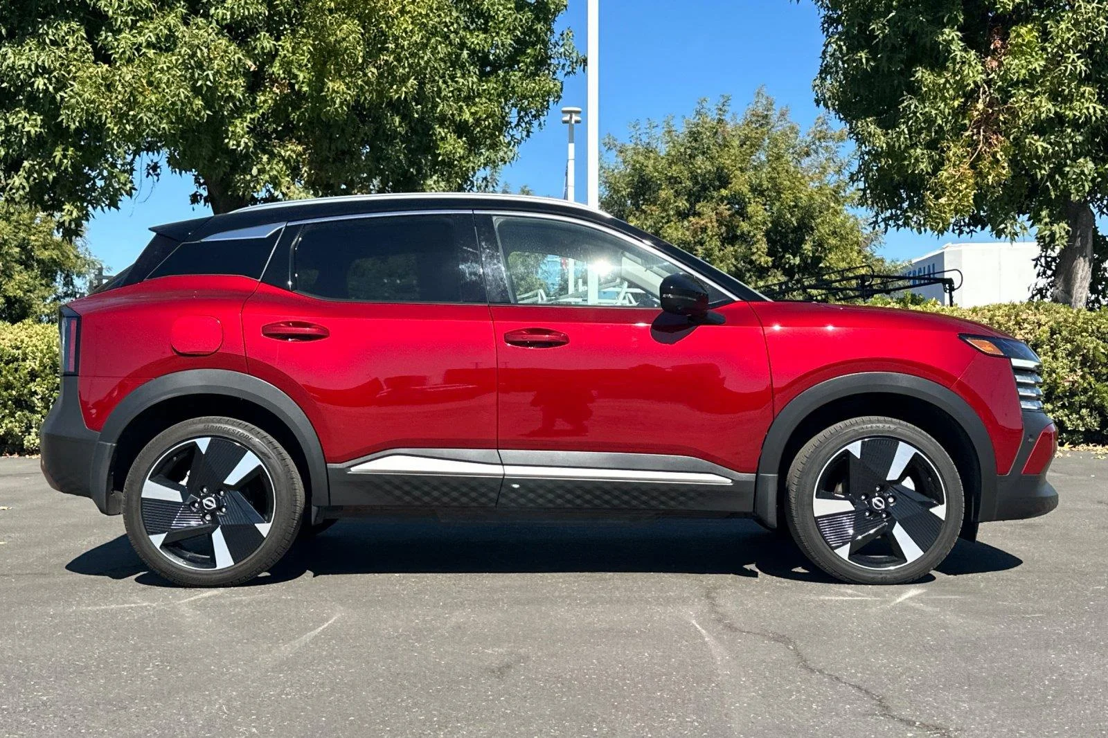 Certified Used 2025 Scarlet Ember Tintcoat/Super Black Nissan SR image 2