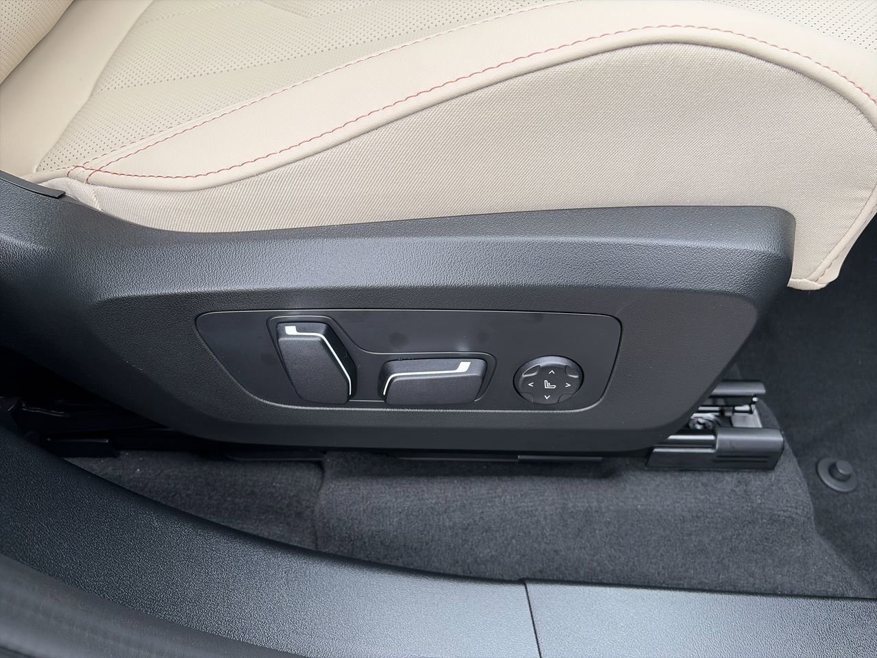 New 2026 Skyscraper Grey Metallic BMW 30 xDrive image 38