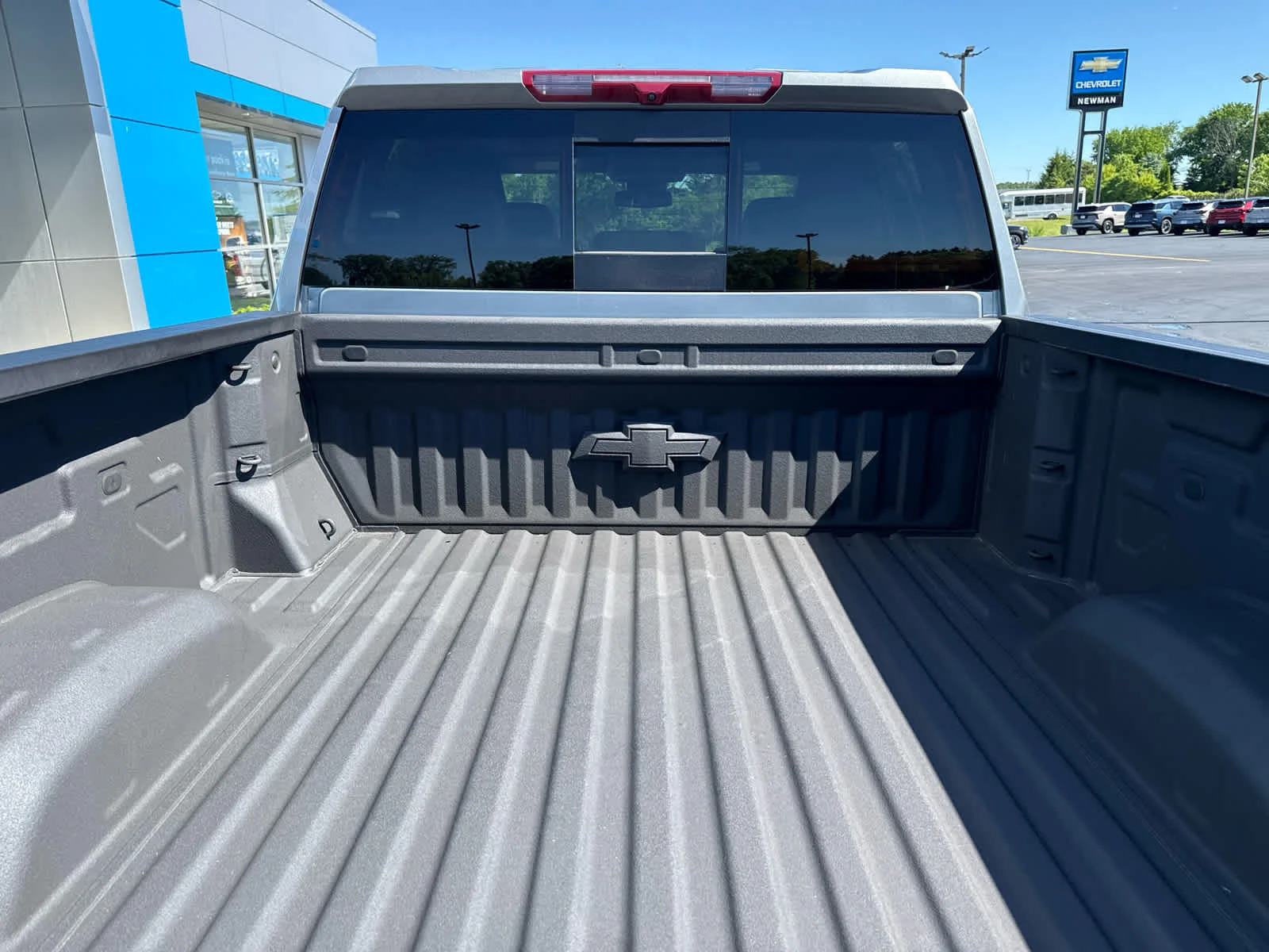 Used 2025 Sterling Gray Metallic Chevrolet LT image 14