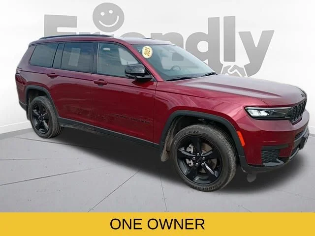 Used 2023 Red Jeep Altitude image 3