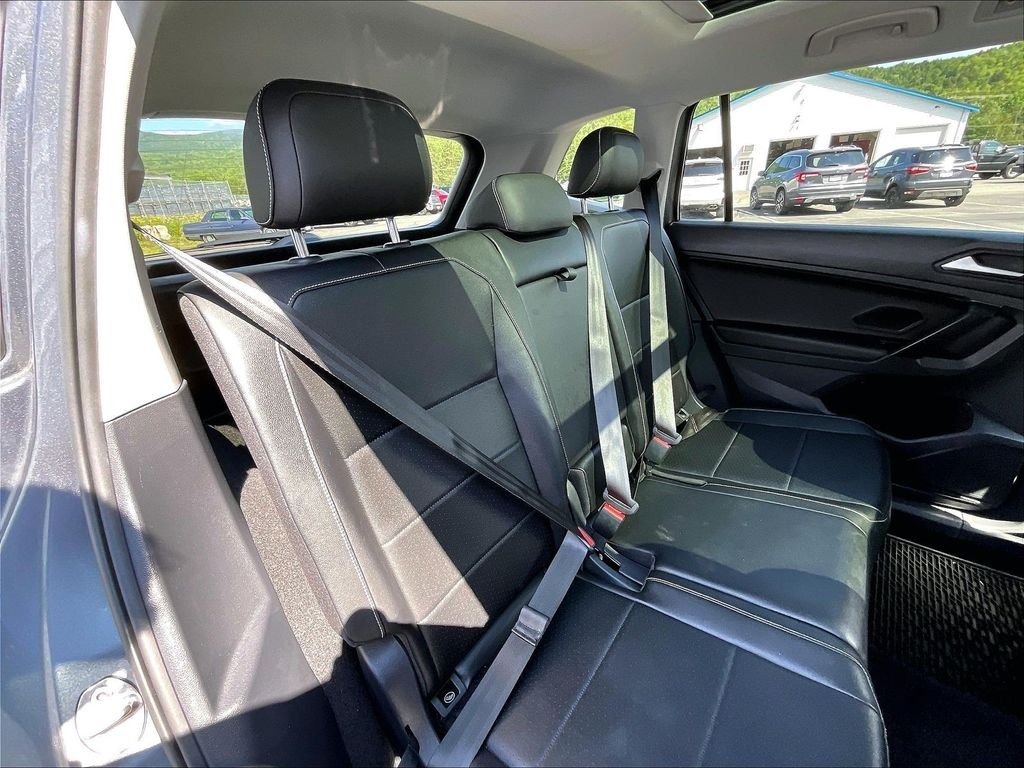 Used 2021 Platinum Gray Metallic Volkswagen 2.0T SEL image 16