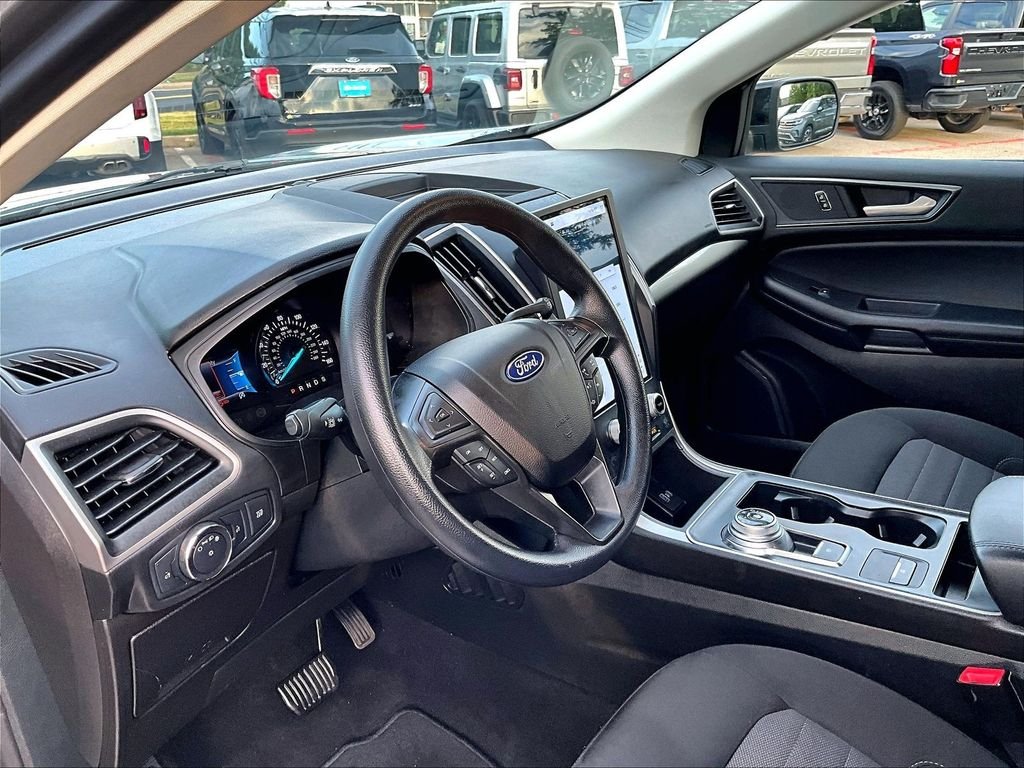 Used 2022 Silver Ford SE image 8
