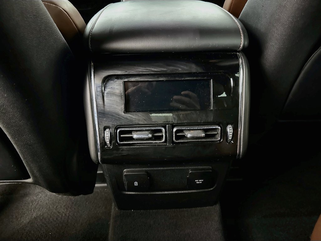 Used 2022 Gray Lincoln Reserve image 26
