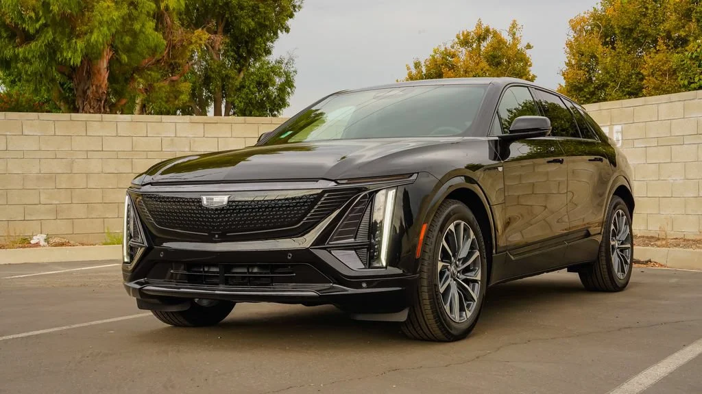 2027 Cadillac LYRIQ Premium Sport - Photo 2