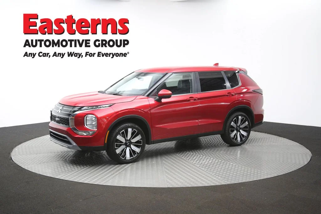 Used 2025 Red Mitsubishi SE image 58