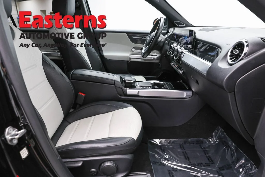 Used 2022 Black Mercedes-Benz GLB 250 image 24