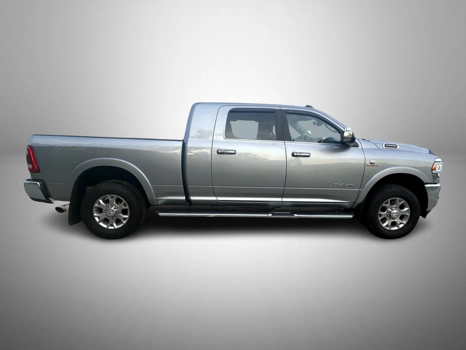 Used 2022 Silver Ram Laramie image 4
