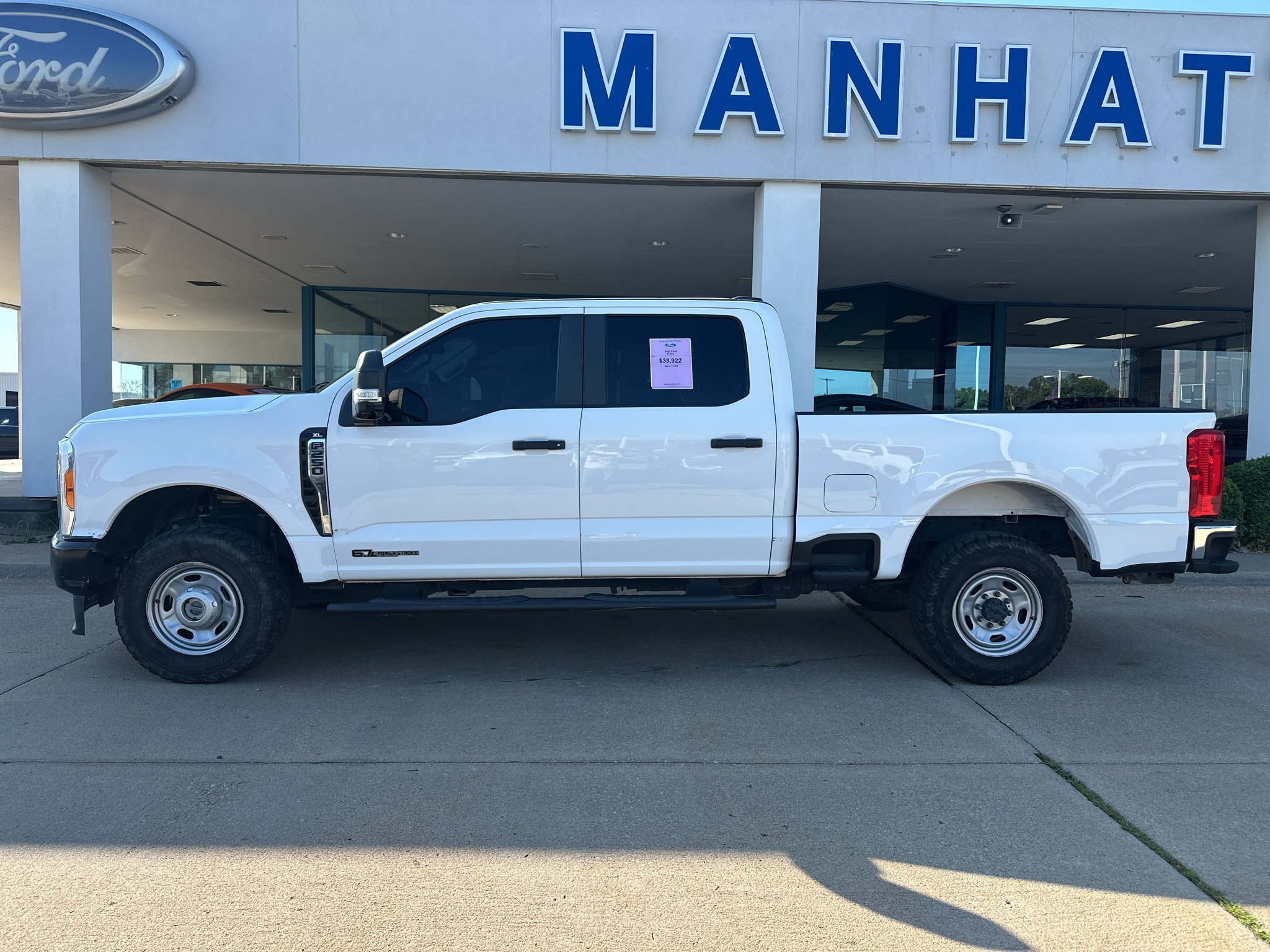 Used 2023 Oxford White Ford XL image 13