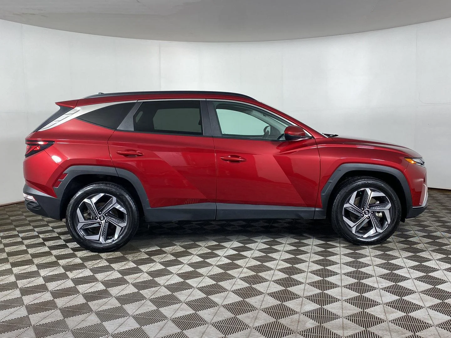 Used 2024 Ultimate Red Hyundai SEL image 33