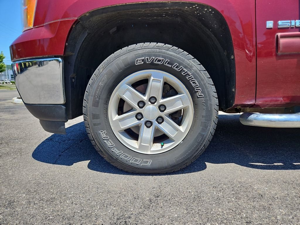 Used 2008 Red GMC SLT image 25