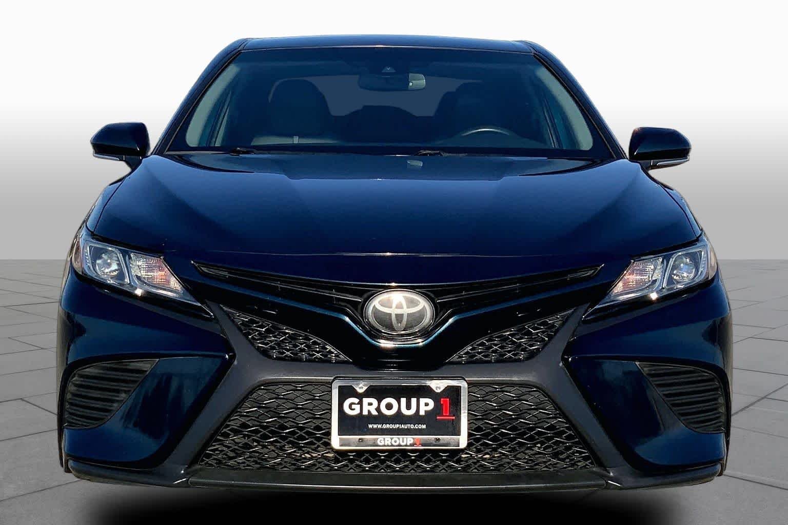 Used 2018 Galactic Aqua Mica Toyota SE image 4