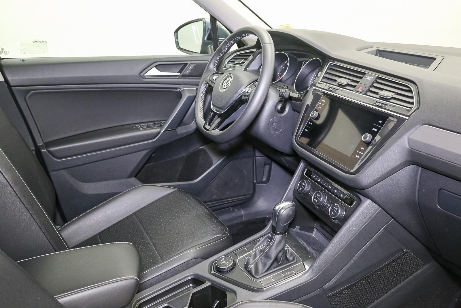 Used 2021 Platinum Gray Metallic Volkswagen SE image 20