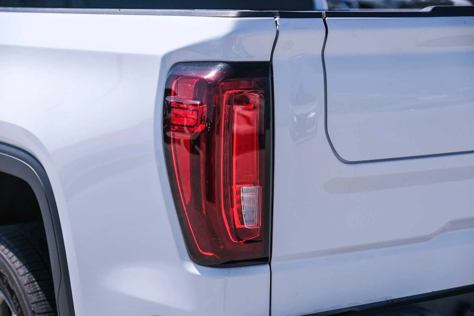 Used 2025 Summit White GMC SLT image 7