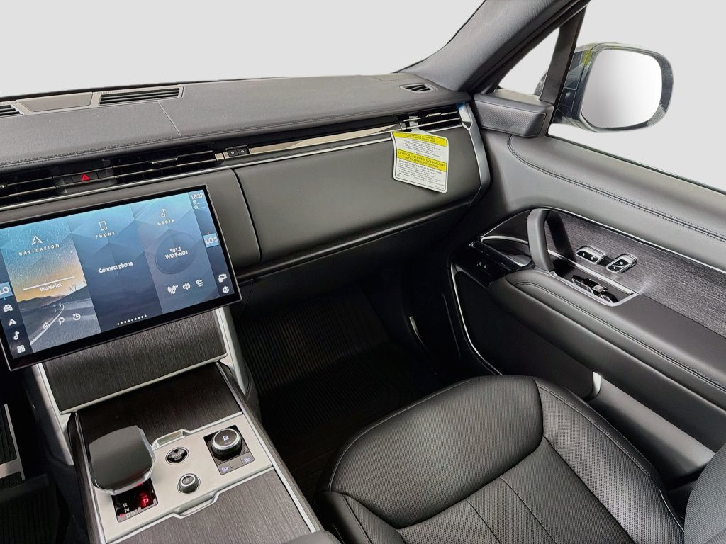 New 2027 Santorini Black Land Rover SE image 25