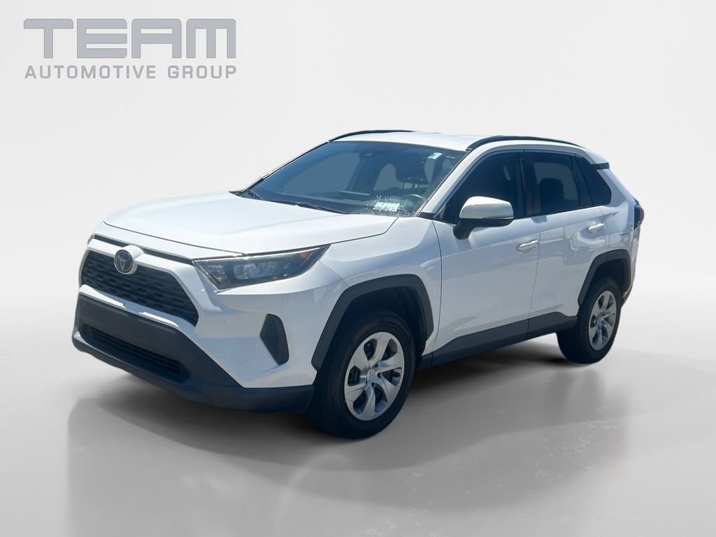 Used 2019 White Toyota LE image 3