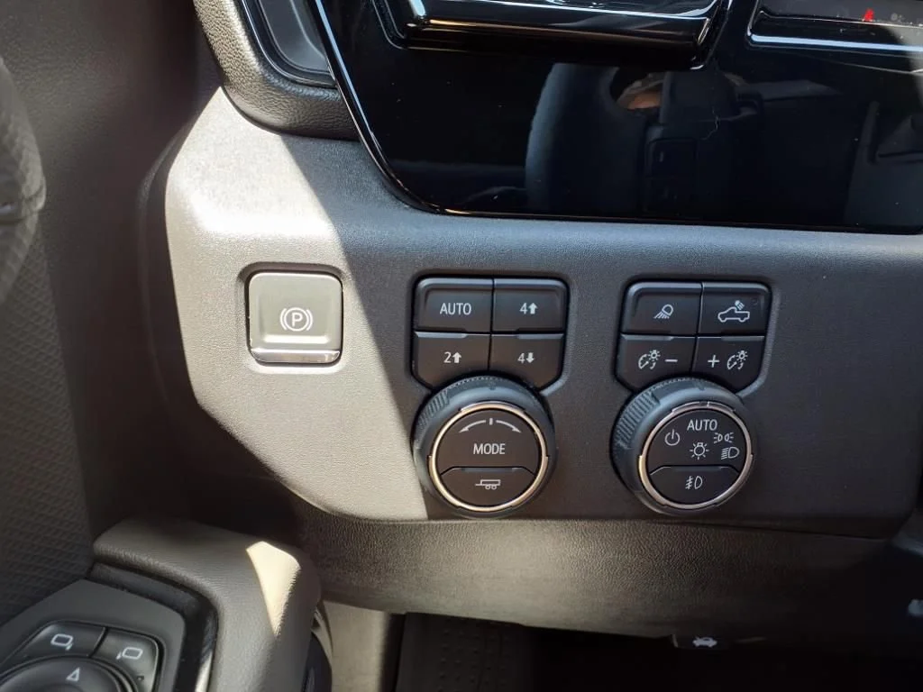 2023 Chevrolet Silverado 1500 ZR2 - Photo 22