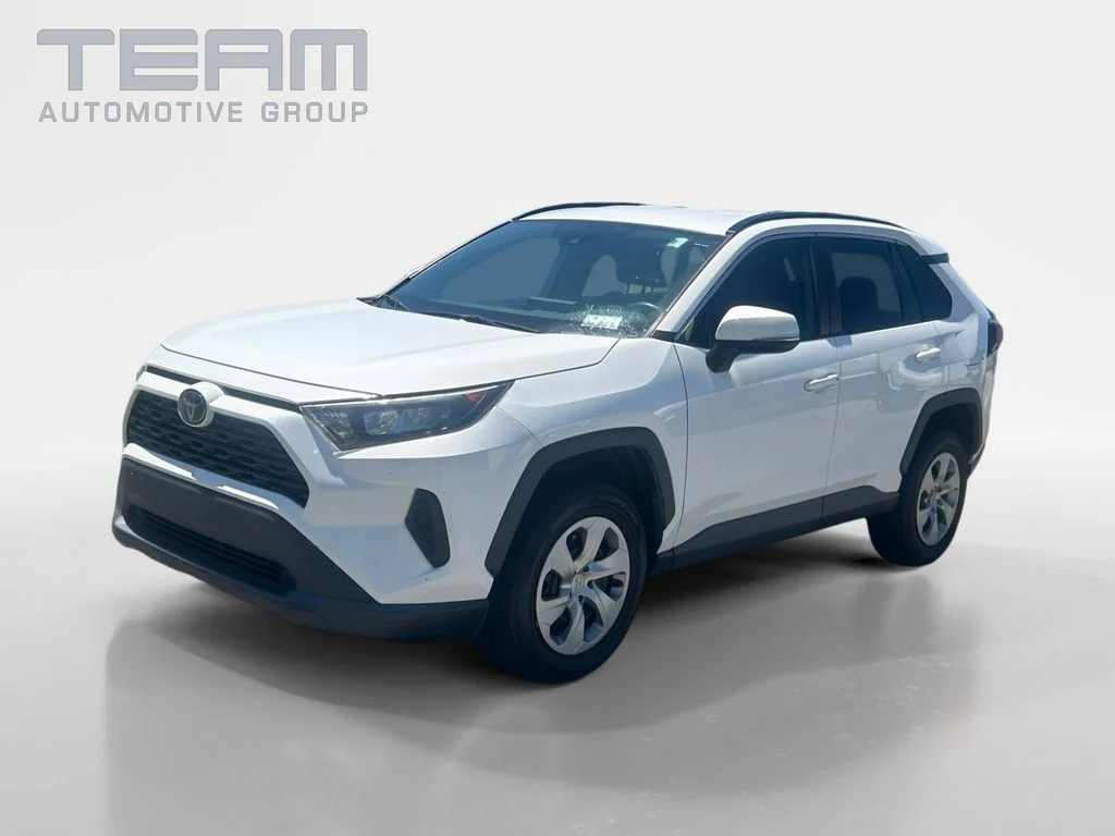 Used 2019 White Toyota LE image 3