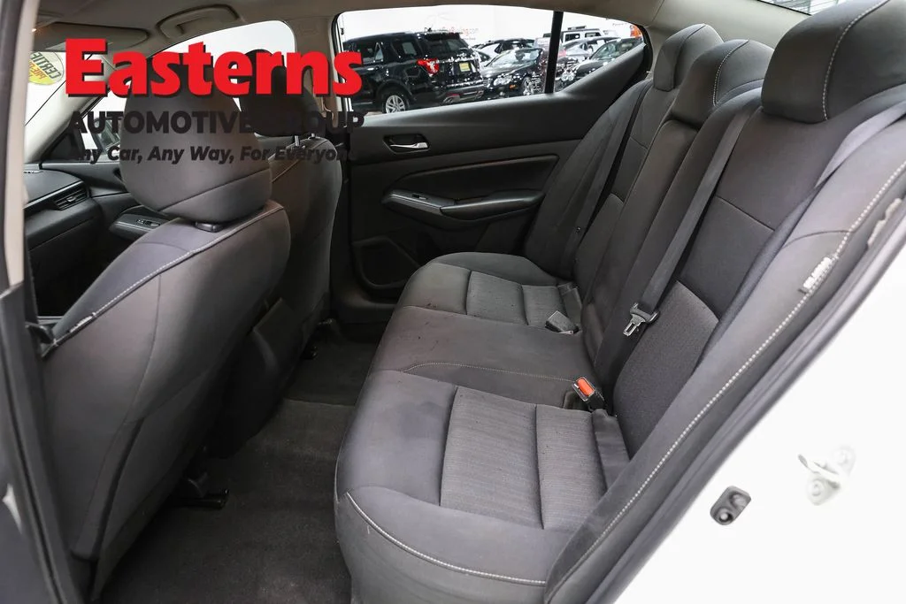 Used 2022 White Nissan 2.5 S image 20