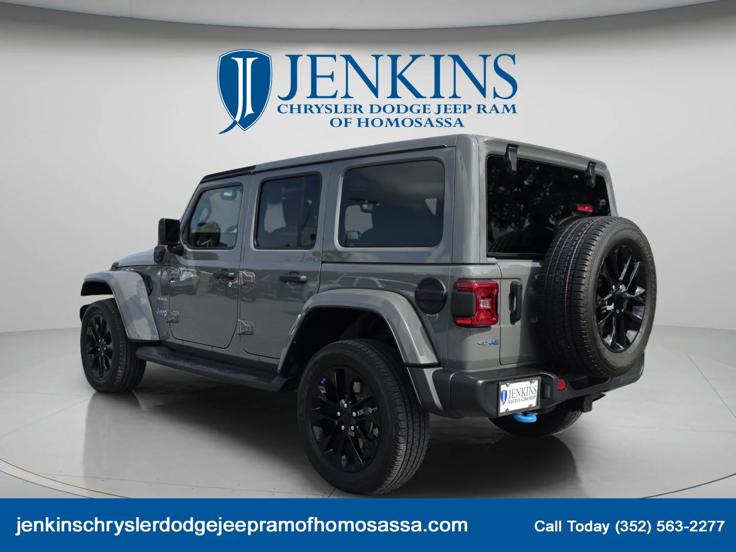 Used 2023 Sting-Gray Clearcoat Jeep Sahara image 7