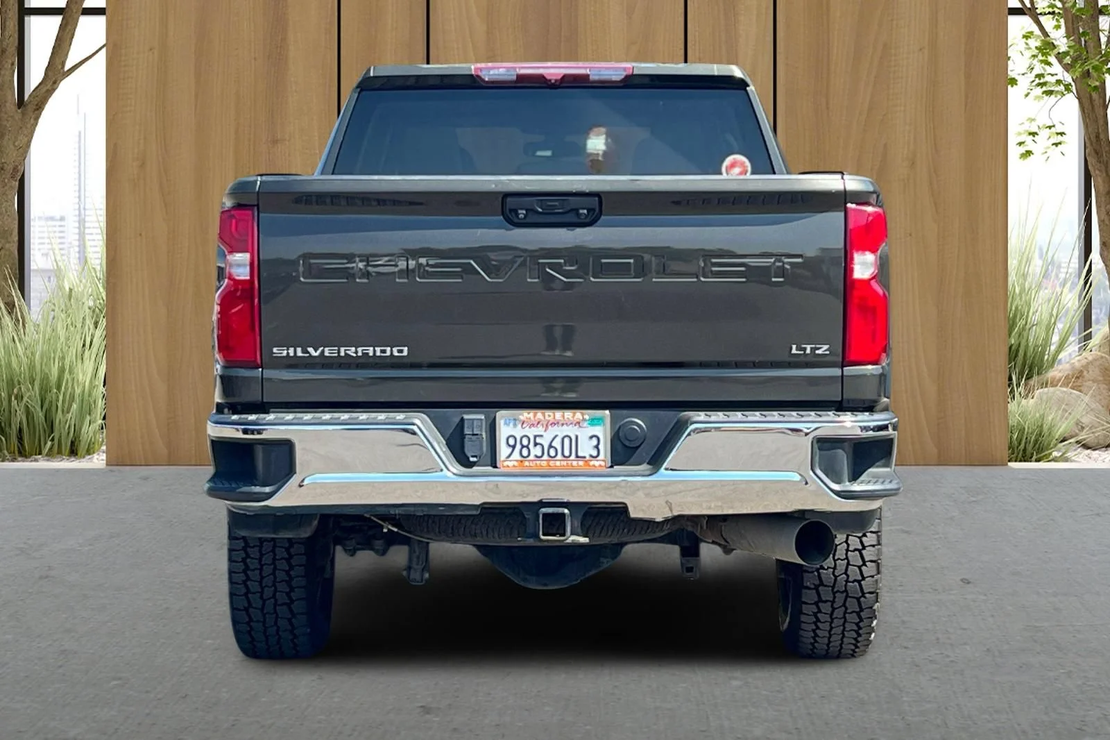 Used 2022 GREENSTONE METALLIC Chevrolet LTZ image 5