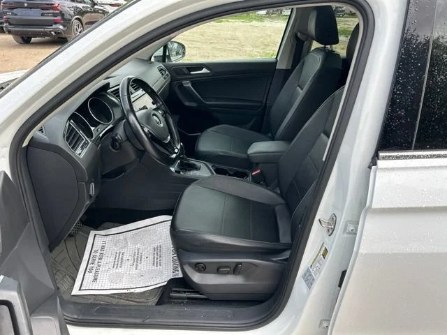 Used 2019 Pure White Volkswagen 2.0T SEL R-Line image 5