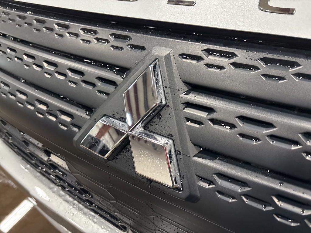 2024 Mitsubishi Eclipse Cross SE - Photo 9