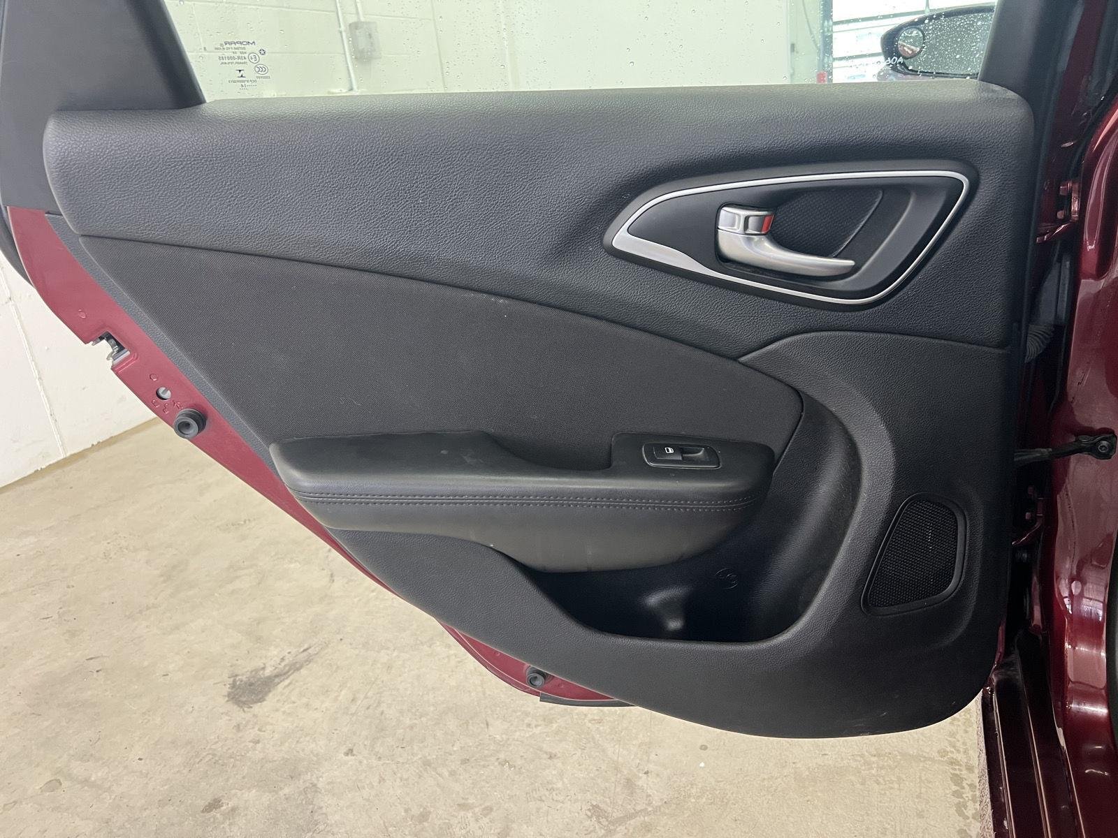 Used 2015 Velvet Red Pearlcoat Chrysler Limited image 22