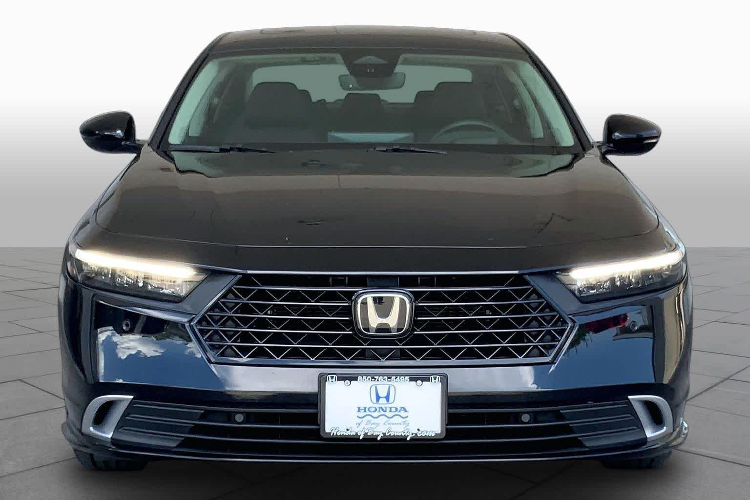 Used 2024 Crystal Black Pearl Honda Touring image 4