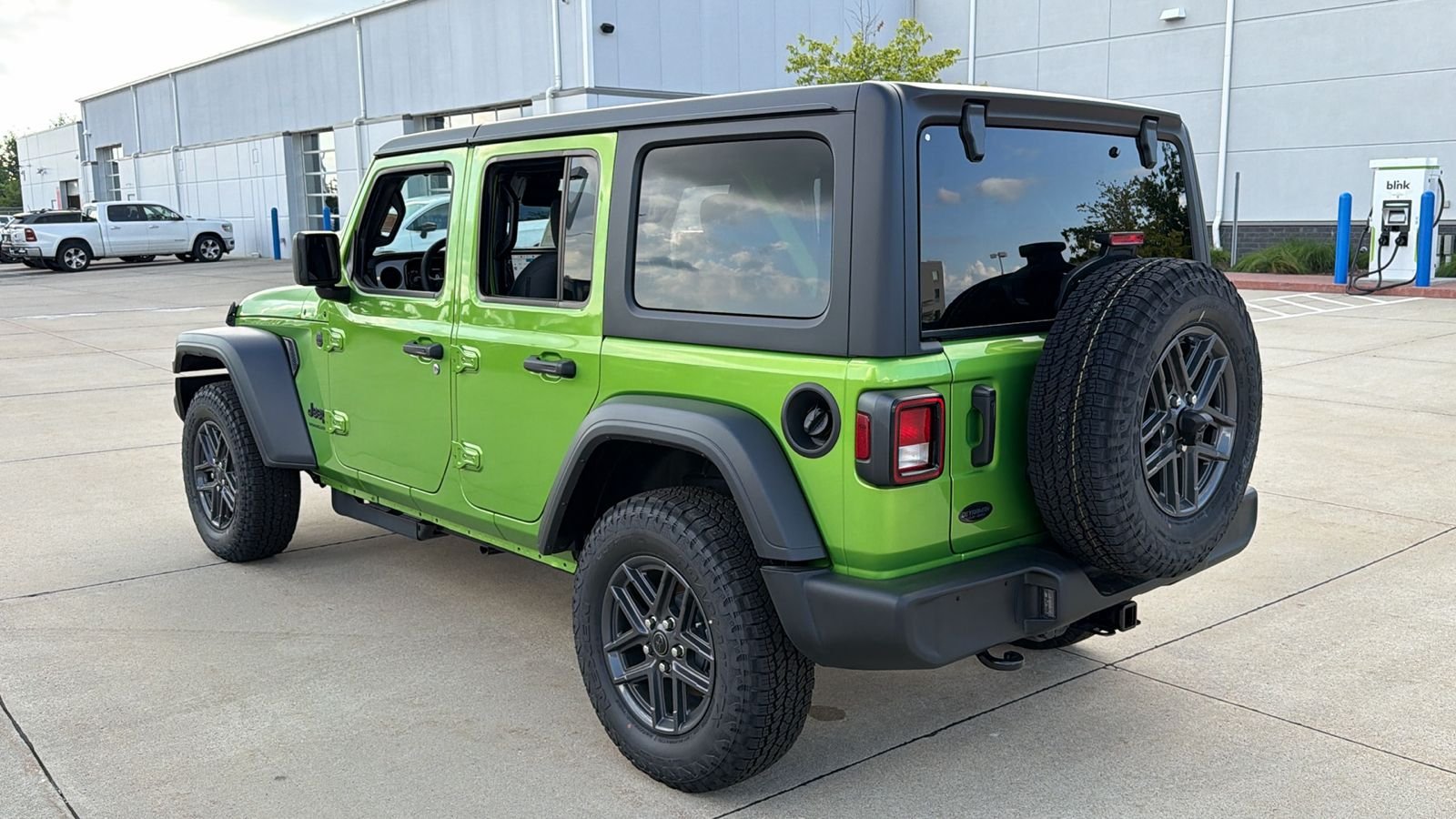 New 2026 Mojito Clearcoat Jeep Sport S image 7