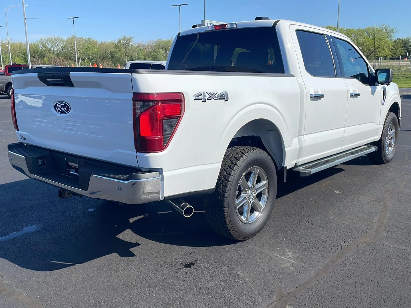 Used 2024 Oxford White Ford XLT image 8