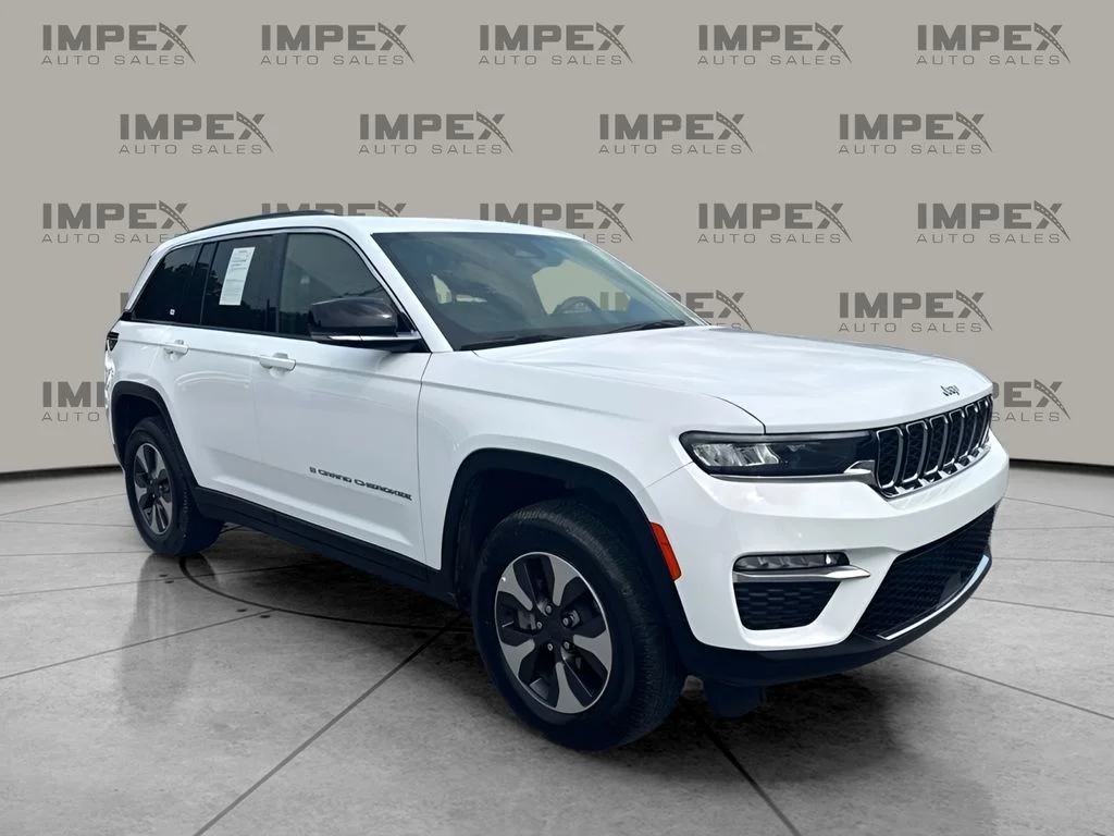 Used 2024 White Jeep 4xe image 4