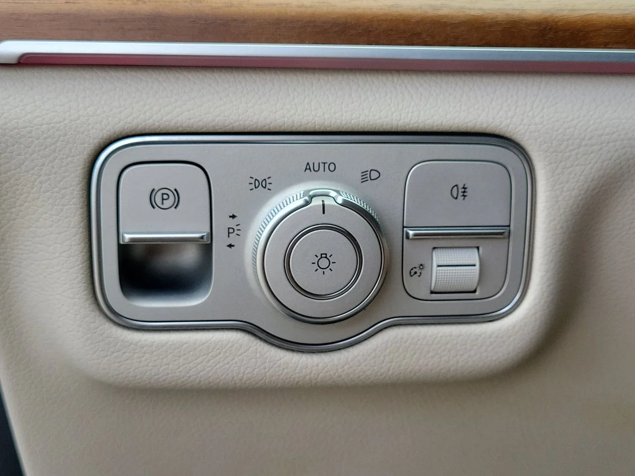 Certified Used 2023  Mercedes-Benz GLE 350 image 24