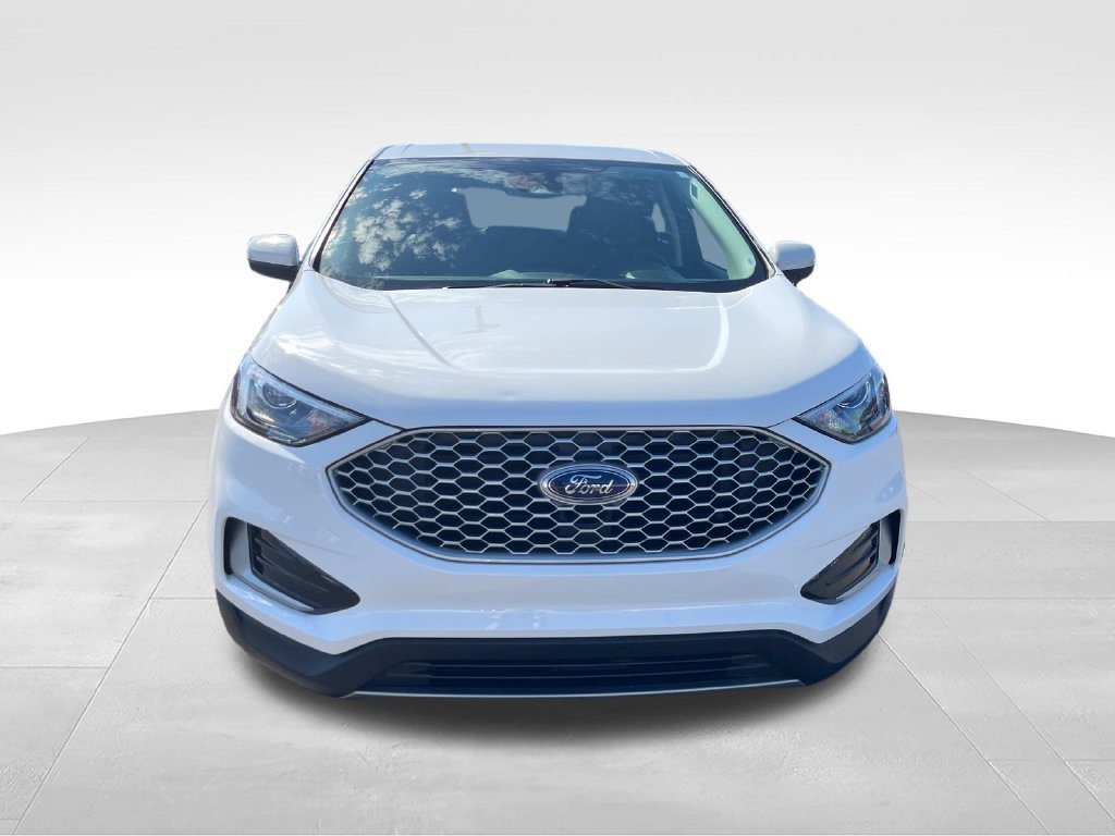 Used 2024 White Ford SEL image 8