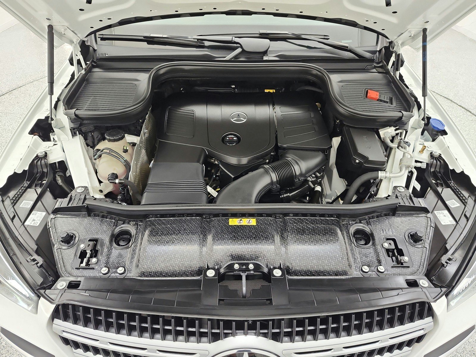 Certified Used 2024 Polar White Mercedes-Benz GLE 350 4MATIC® SUV image 17